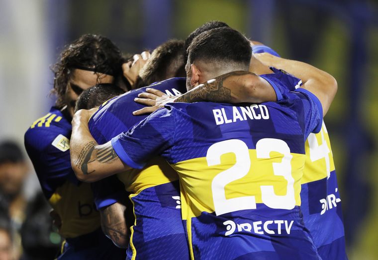 Boca venció 4-2 a Racing en un partidazo y se metió en la pelea para avanzar de ronda en la Copa de la Liga