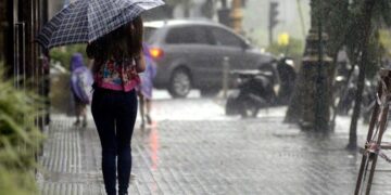 Pronostican brusco descenso de la temperatura y probabilidades de tormentas para este lunes