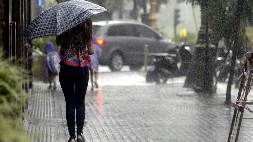Pronostican brusco descenso de la temperatura y probabilidades de tormentas para este lunes