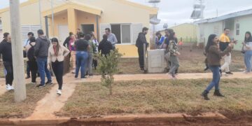 Grupos de preadjudicatarios de la Convocatoria 250 visitaron sus futuras viviendas en Itaembé Guazú
