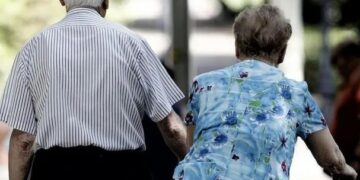 Oficializan el bono para jubilados y pensionados de la ANSES: quiénes cobran $70.000 en abril