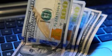 Tras la baja de tasas de plazos fijos, vuelve a subir el dólar blue