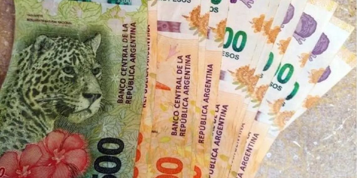 Sacarán de circulación un grupo de billetes de 500 y 1.000 pesos: cuáles son y cómo identificarlos