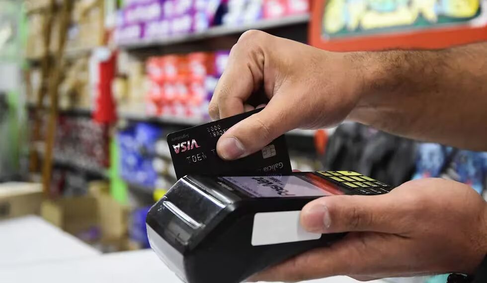 Para prevenir estafas, incorporan cambios en las compras con tarjetas de débito y crédito
