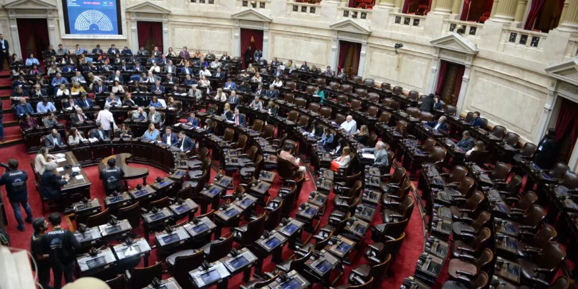 Ley Bases: el oficialismo confía en tener la media sanción, pero siguen las diferencias con los dialoguistas