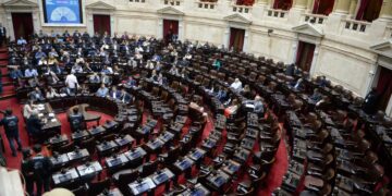 Ley Bases: el oficialismo confía en tener la media sanción, pero siguen las diferencias con los dialoguistas
