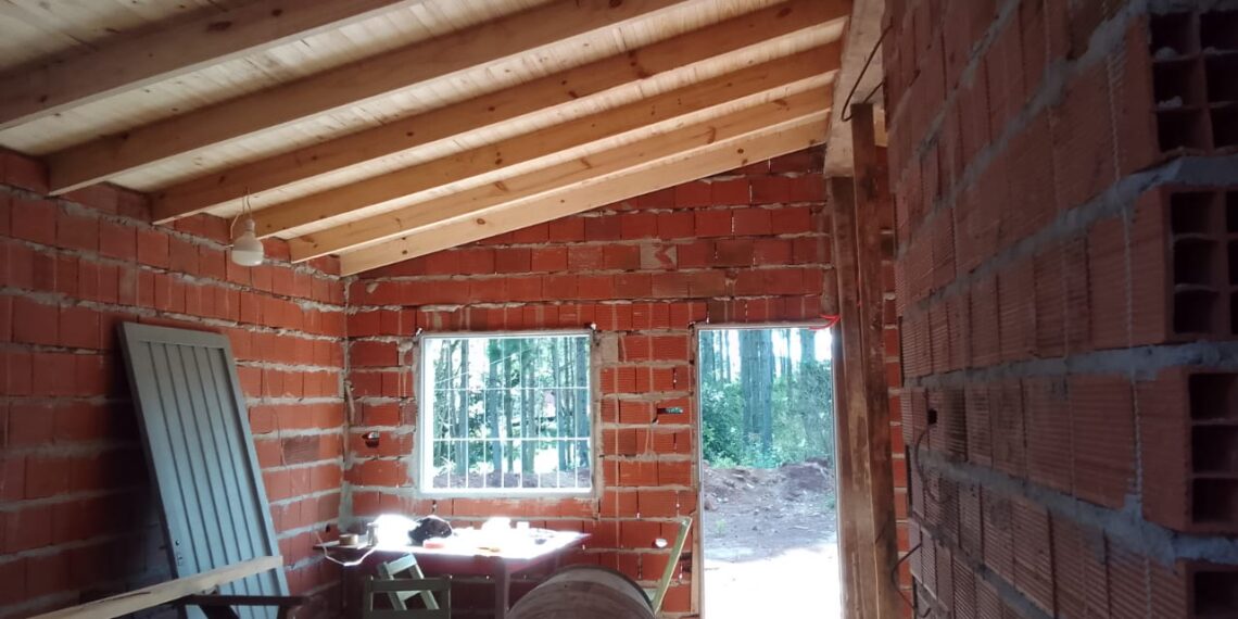 Construyen nuevas viviendas rurales en Santa María