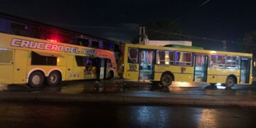 Posadas: varios lesionados en choque de colectivos