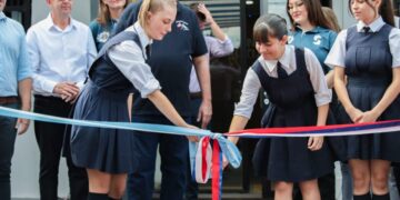 Passalacqua inauguró en San Vicente la primera Escuela de Robótica e Inglés de gestión privada en la provincia
