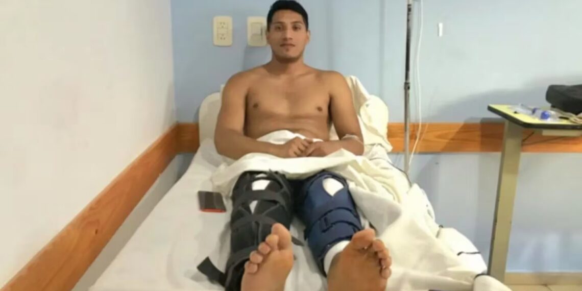 La Plata: un joven fue a hacerse una cirugía en la rodilla y por error le operaron las dos piernas