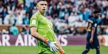 Francia: declaran a Dibu “enemigo público″ y preparan un recibimiento hostil de cara al Aston Villa-Lille