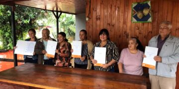 Oberá: Regularizan situación dominial de familias que habitan terrenos que eran de la CALO