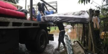 Ya son más de 30 las familias evacuadas en El Soberbio por la crecida del río Uruguay