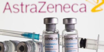 AstraZeneca empezó a retirar su vacuna contra el Covid-19 tras conocerse que provoca efectos secundarios