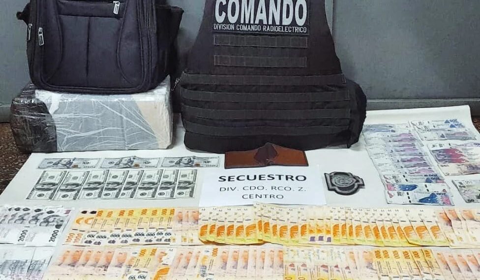 Rompió el vidrio de un auto, robó una mochila con más de un millón de pesos y fue detenido por el Comando en Posadas