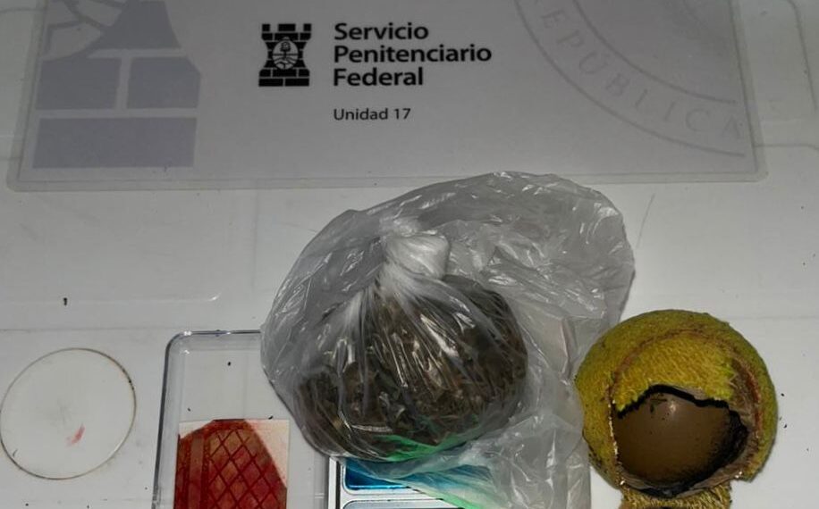 Intentó ingresar drogas a la cárcel de Candelaria ocultas en pelotas de tenis