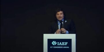 Javier Milei volvió a cargar contra el presidente español: “Lo tengo match point a Pedrito”