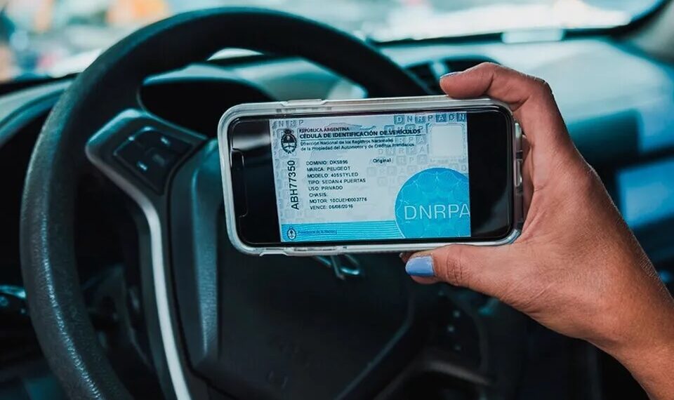 Ya no es necesario contar con Cédula Azul para conducir un vehículo