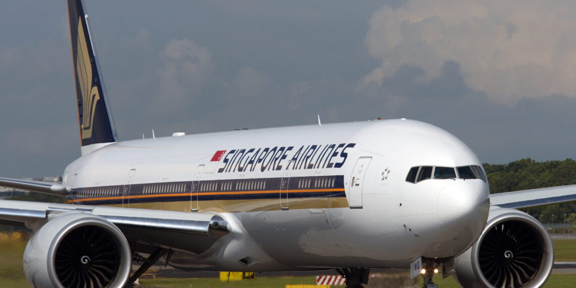 Londres: un muerto y más de 30 heridos por fuertes turbulencias en un vuelo