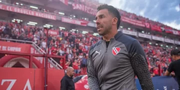 Carlos Tevez renunció a su cargo como DT de Independiente
