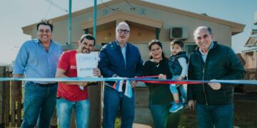 Passalacqua visitó a una familia beneficiada por el programa “Casa Propia” en Itaembé Guazú