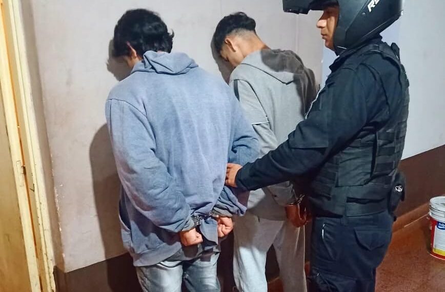 Policías detuvieron a cinco delincuentes y recuperaron elementos robados