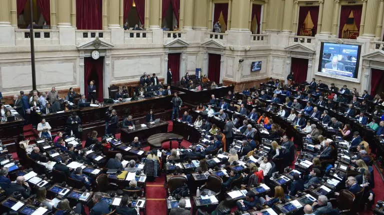 Diputados dio media sanción a una nueva fórmula de movilidad jubilatoria, pero el presidente Milei anticipó que la vetará