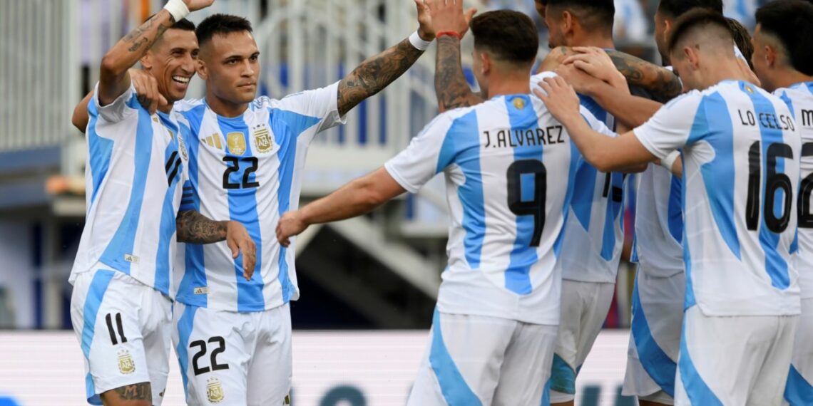 Con un gol de Di María, Argentina se impuso ante Ecuador en el primer amistoso previo a la Copa América