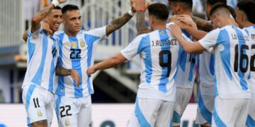 Con un gol de Di María, Argentina se impuso ante Ecuador en el primer amistoso previo a la Copa América