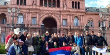 Yerbateros misioneros hicieron una mateada en el Obelisco y llevaron sus reclamos a la Casa Rosada