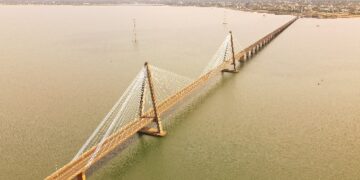 Vialidad Nacional inició los trabajos de reparación del alumbrado público en el puente internacional San Roque González