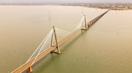 Vialidad Nacional inició los trabajos de reparación del alumbrado público en el puente internacional San Roque González