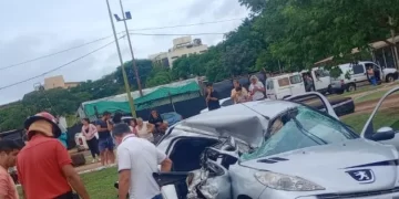 La Justicia le quitó la licencia de conducir a quien guiaba el auto accidentado en la Costanera