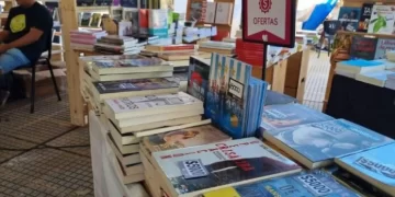 Gran convocatoria en la primera jornada de la Feria del Libro