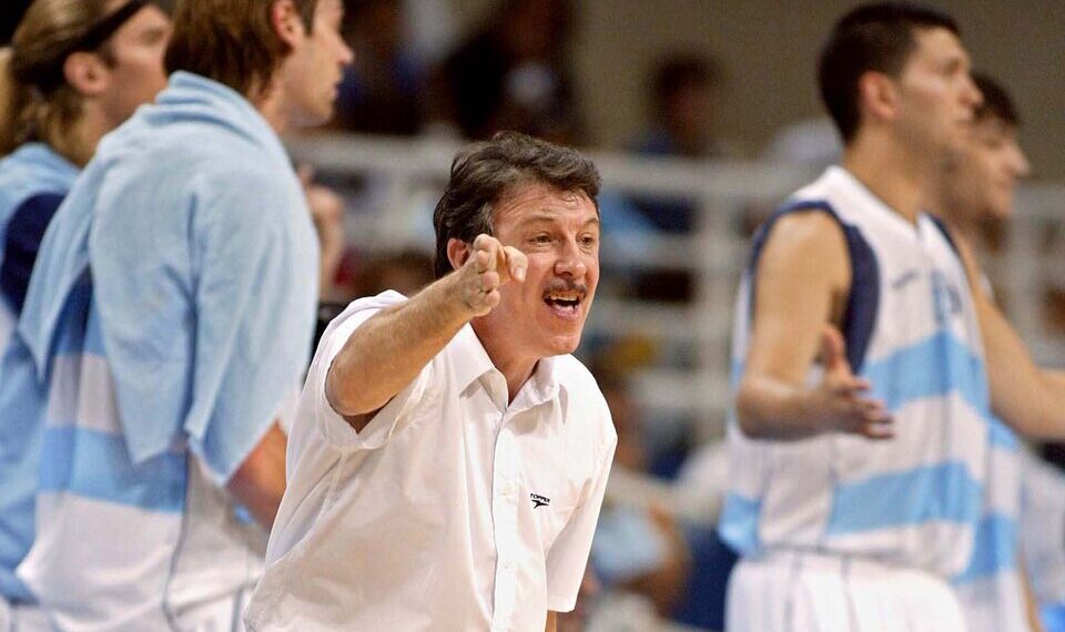 Rubén Magnano anunció su retiro del básquet