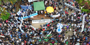 Gremios universitarios marchan para visibilizar el reclamo de mayor presupuesto