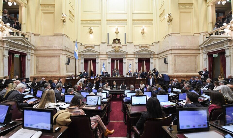 Senadores aprobaron el paquete fiscal pero rechazaron los capítulos de Ganancias y Bienes Personales