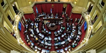 Llegan los senadores al Congreso para tratar la Ley Bases: la sesión podría ser maratónica