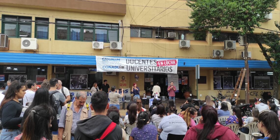 Docentes universitarios paran martes y miércoles en reclamo de mejoras salariales