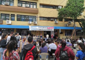 Docentes universitarios paran martes y miércoles en reclamo de mejoras salariales
