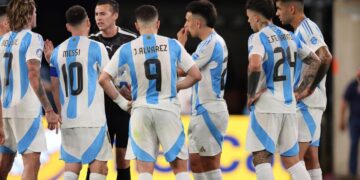 El árbitro que tuvo un cruce con Lionel Messi dirigirá el partido de la Selección argentina contra Ecuador