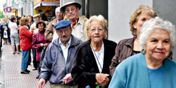 El Gobierno busca subir a 75 años la edad jubilatoria de las mujeres y reformar la ley de contrato de trabajo