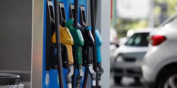 Nuevo aumento del 3% en los combustibles comenzará a regir desde este jueves