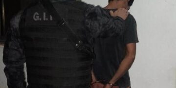 Detuvieron a un hombre que atacó con un martillo a su pareja