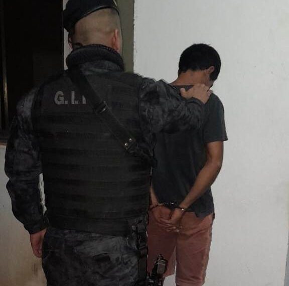Detuvieron a un hombre que atacó con un martillo a su pareja