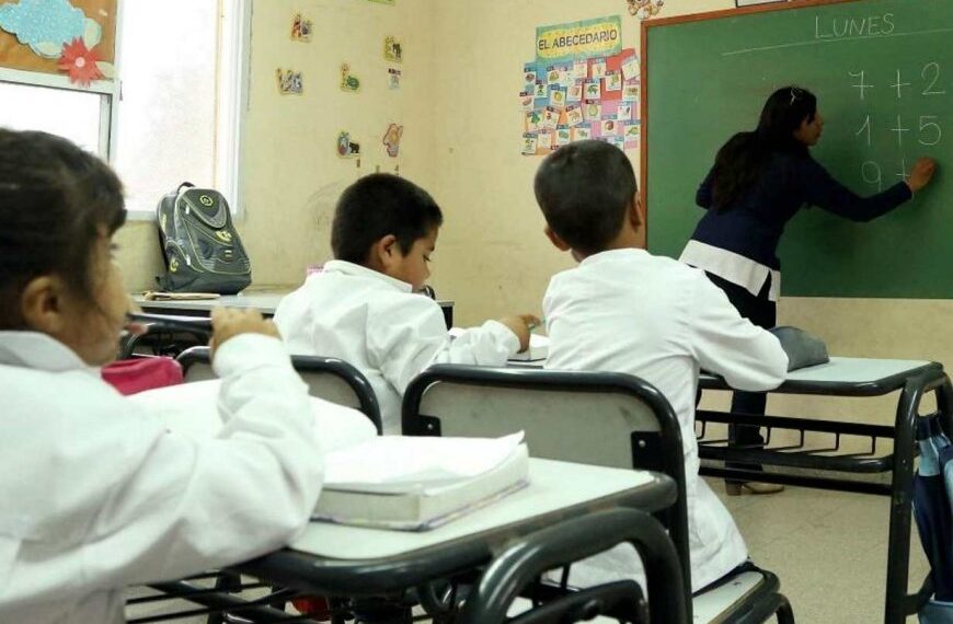 Cerca de 400 mil estudiantes misioneros retornan a las aulas hoy tras el receso invernal
