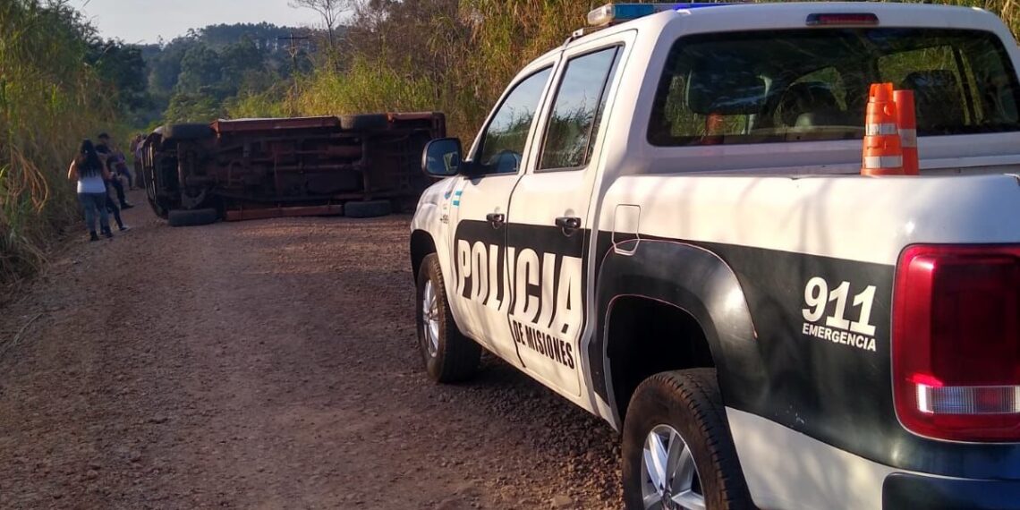 Salto encantado: murió tras volcar y despistar con su camioneta