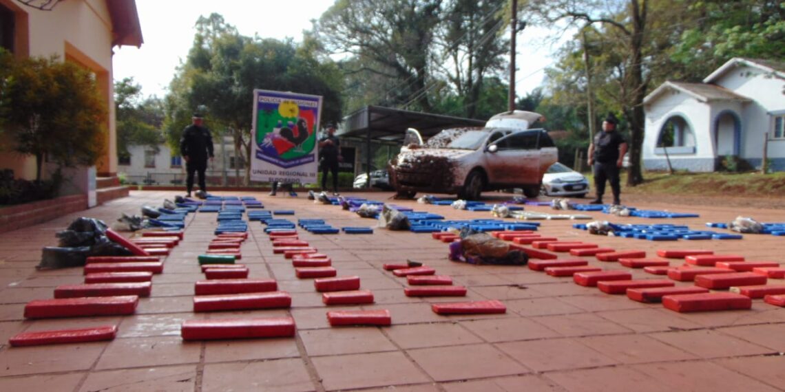 Eldorado: tras persecución, secuestraron un auto brasileño y 537 panes de marihuana