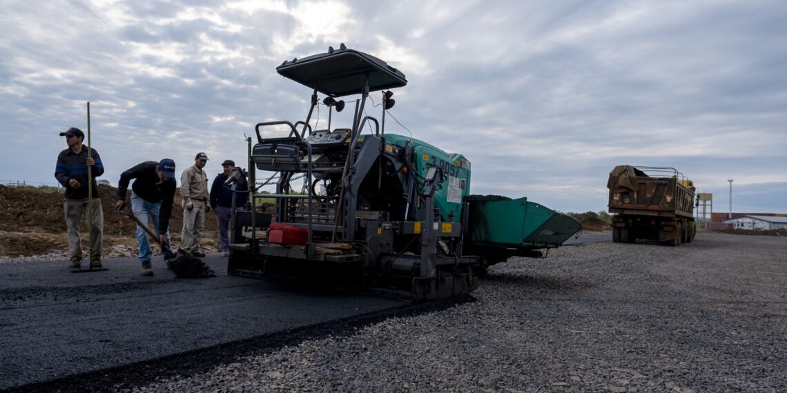 Puerto de Posadas: asfaltaron la playa de maniobras del depósito fiscal