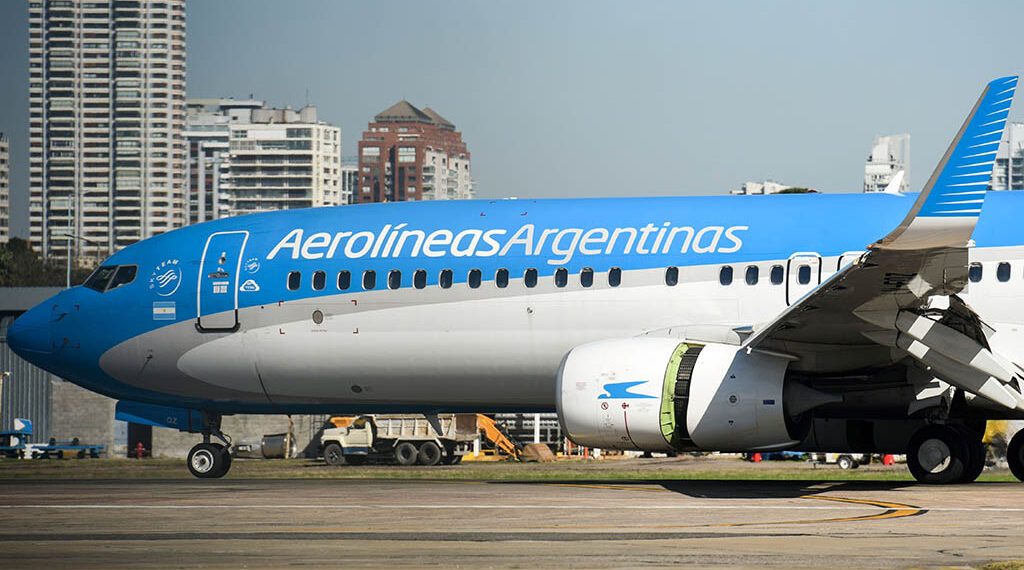Por decreto, el Gobierno puso en marcha la desregulación del sector aerocomercial